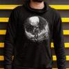 μαύρο hoodie αστροναύτης στη σελήνη