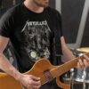 μαύρο t-shirt metallica guitar