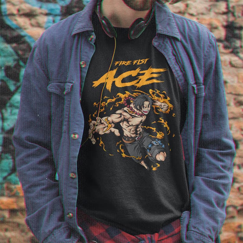 Μαύρη unisex μπλούζα με στάμπα τον Portgas D. Ace από το anime One Piece σε στάση μάχης με φλόγες