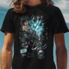 Μαύρο T-shirt με τον Goku από το Dragon Ball σε cyberpunk στυλ, να εκτελεί Kamehameha με μπλε ενέργεια και φουτουριστικά γραφικά στοιχεία.