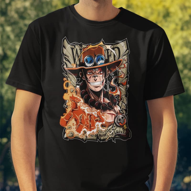 Μαύρο unisex t-shirt με στάμπα τον Portgas D. Ace από το One Piece σε στυλ αφίσας καταζητούμενου (Wanted Poster) με εφέ φωτιάς.